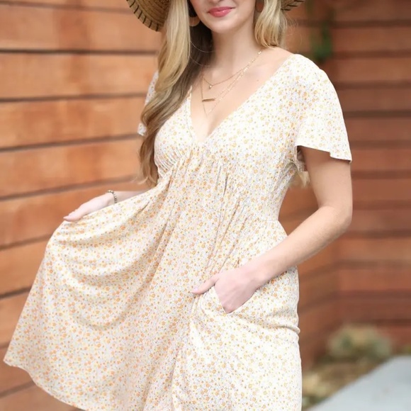 Dress with pockets - Picture 2 of 2